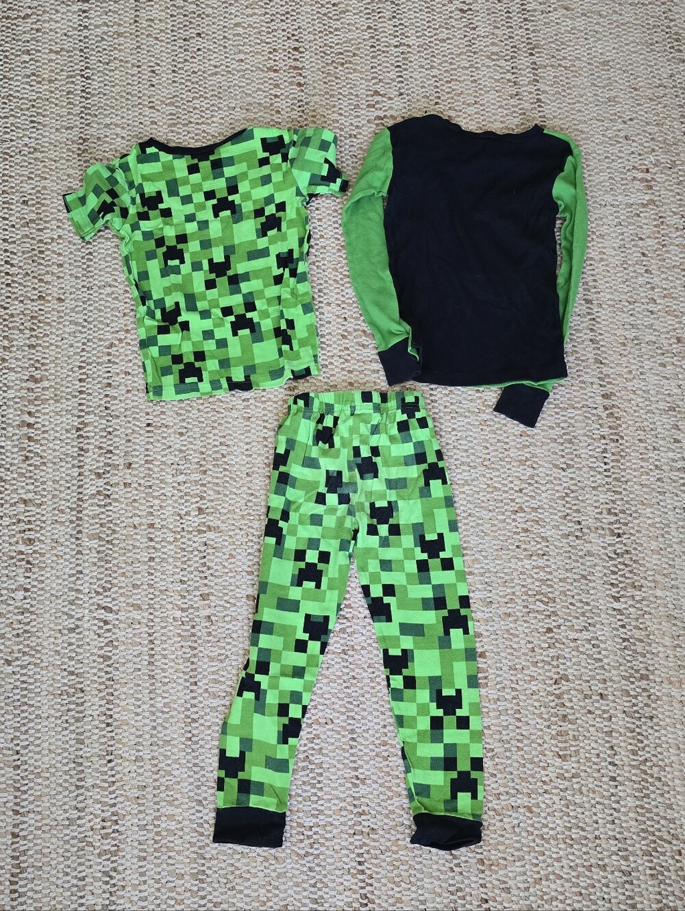Minecraft Pajama Set - Picture 2 of 5